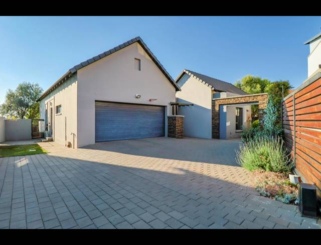 3 BEDROOM PROPERTY TO RENT IN COPPERLEAF ESTATE